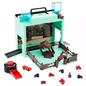 Disney Parks Maters Junkyard On-The-Go Play Set Cars new A1A2